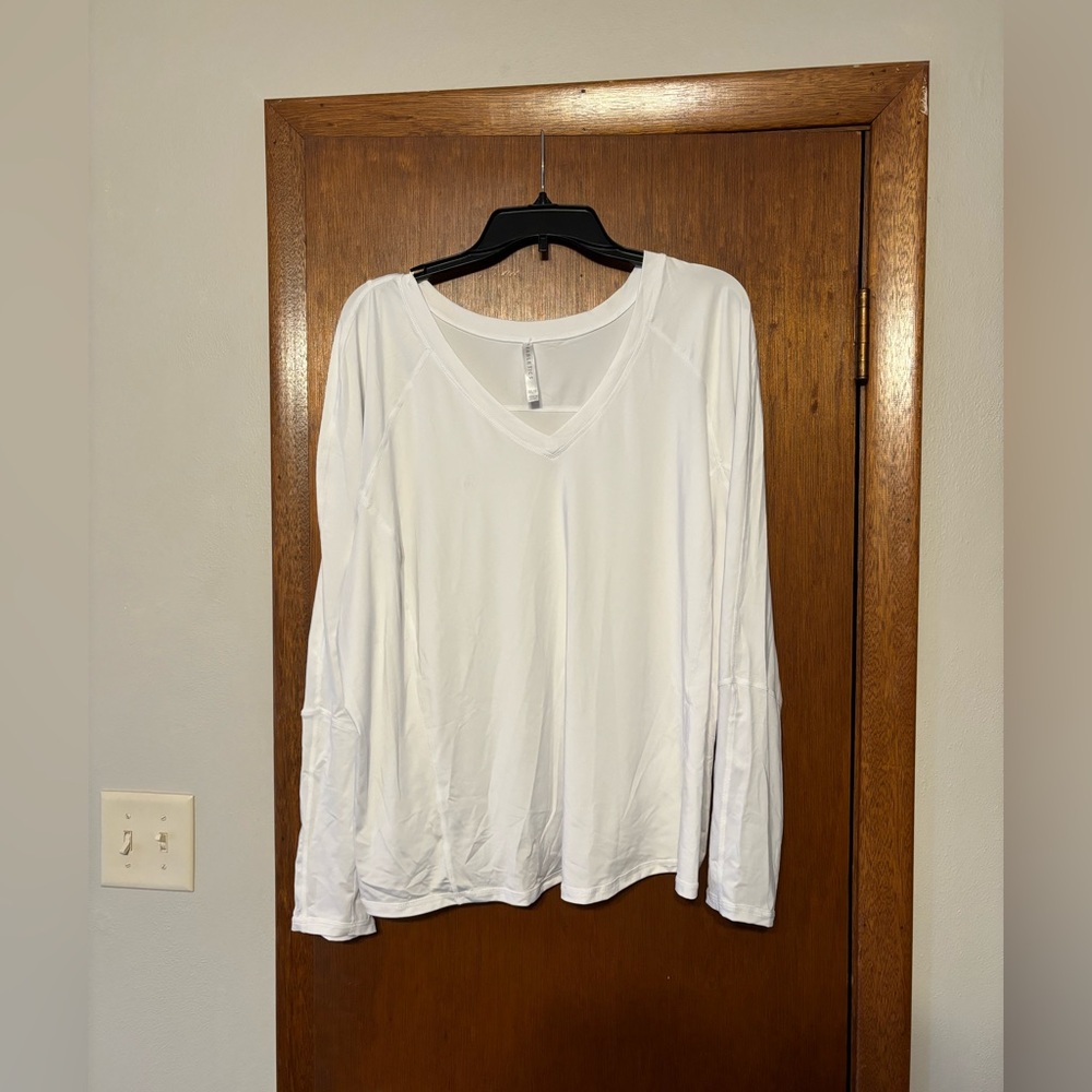 XXL White fabletics exercise long sleeve shirt, v neck